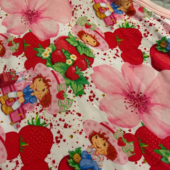 Strawberry Shortcake Bamboo Blanket - Picture 5 of 5